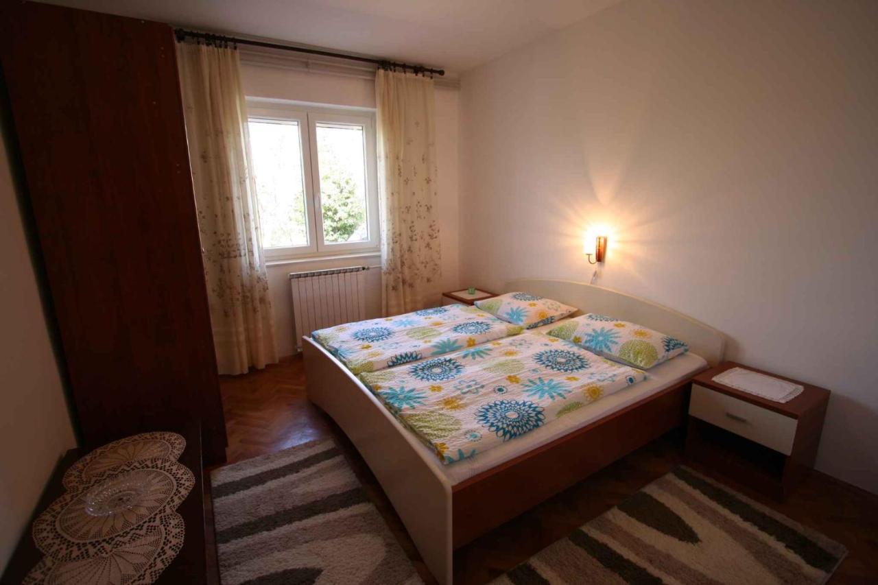Apartment in Silo/Insel Krk 14533 Buitenkant foto